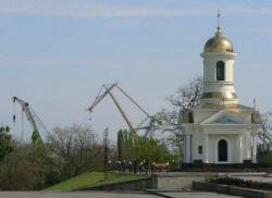 Невелика церква на набережній м Миколаїв