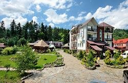 Смерековий двір