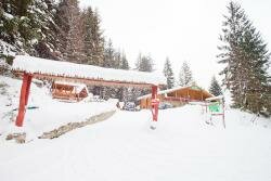 Готель Під Водопадом